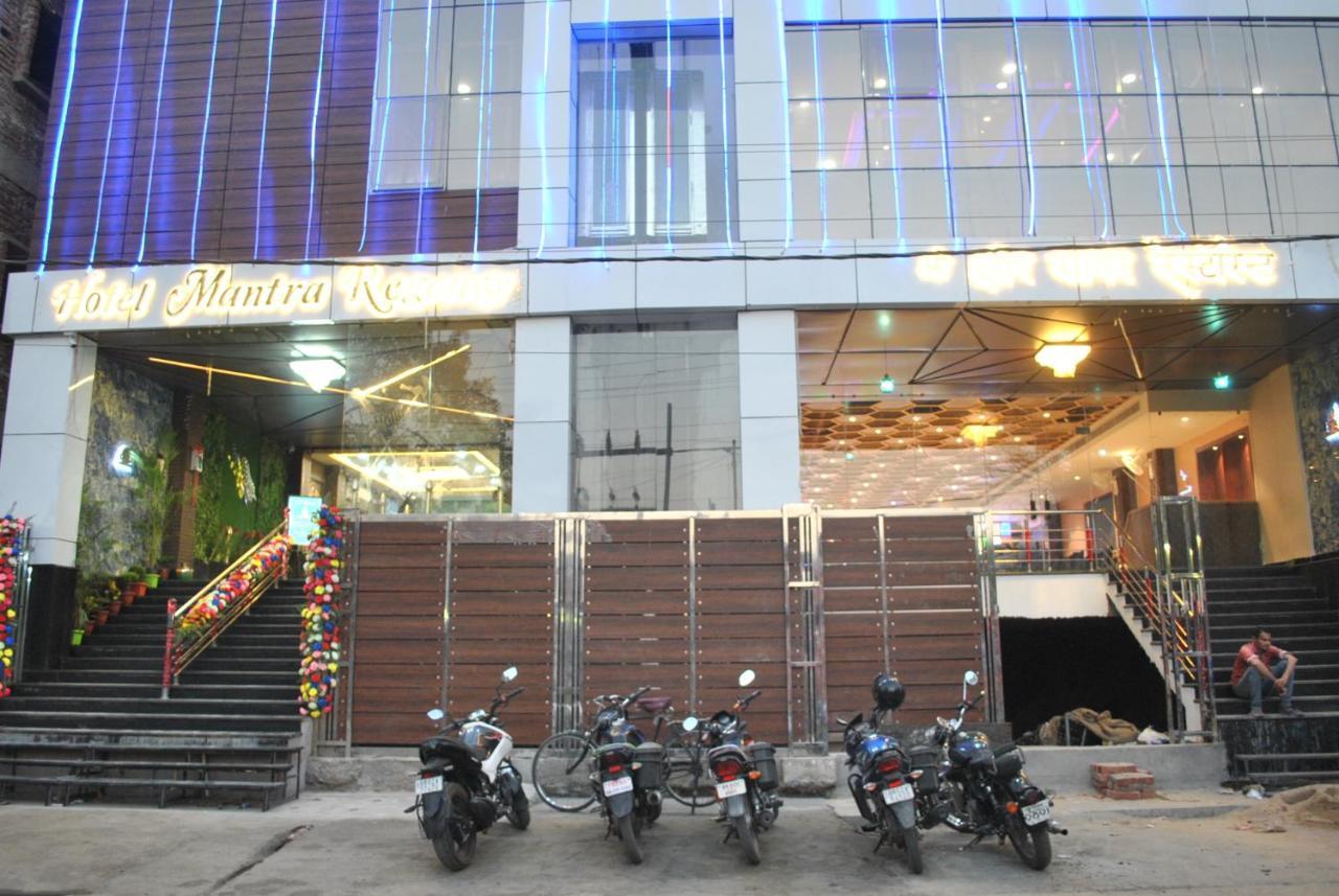 Hotel Mantra Regency Gaya Exterior photo